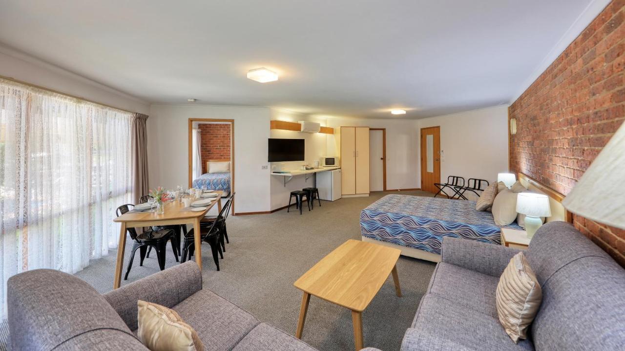 Tooleybuc Club Motor Inn Eksteriør billede