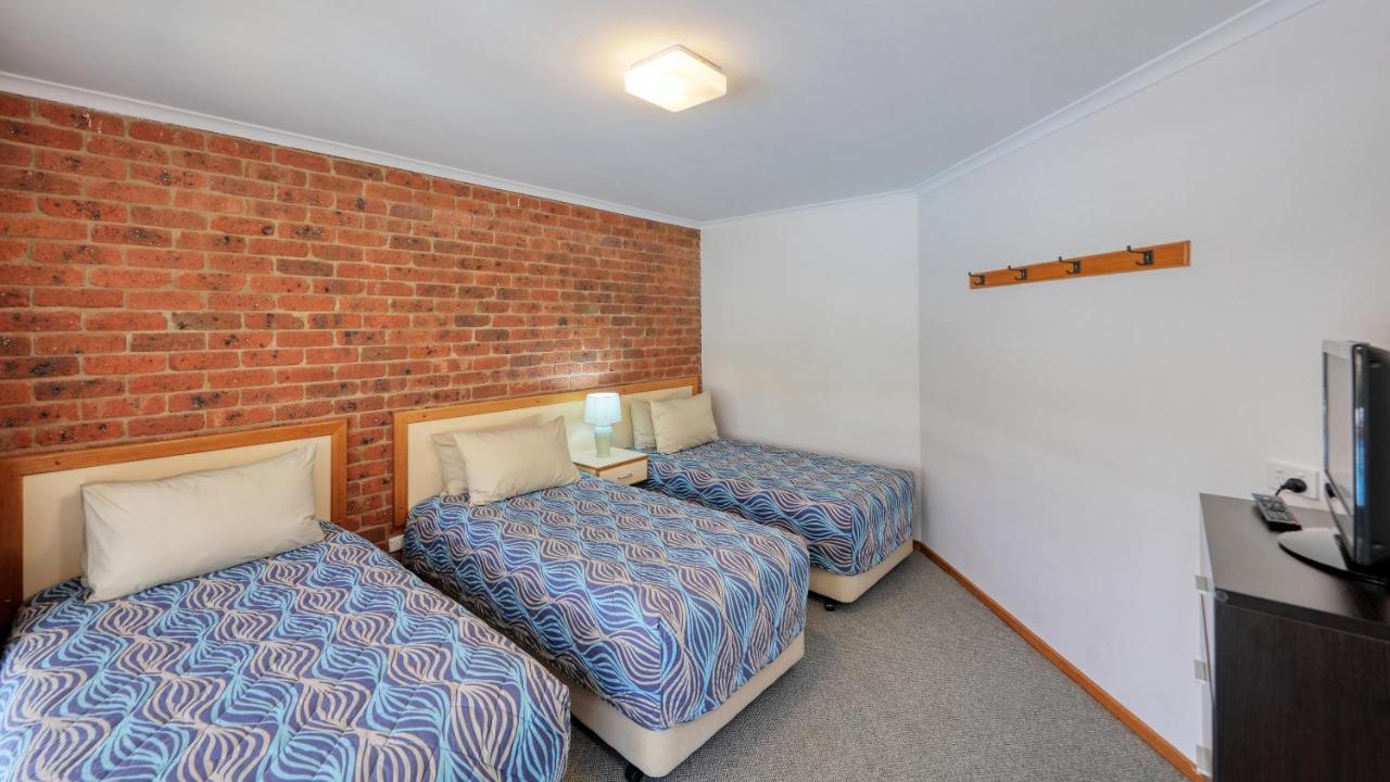 Tooleybuc Club Motor Inn Eksteriør billede